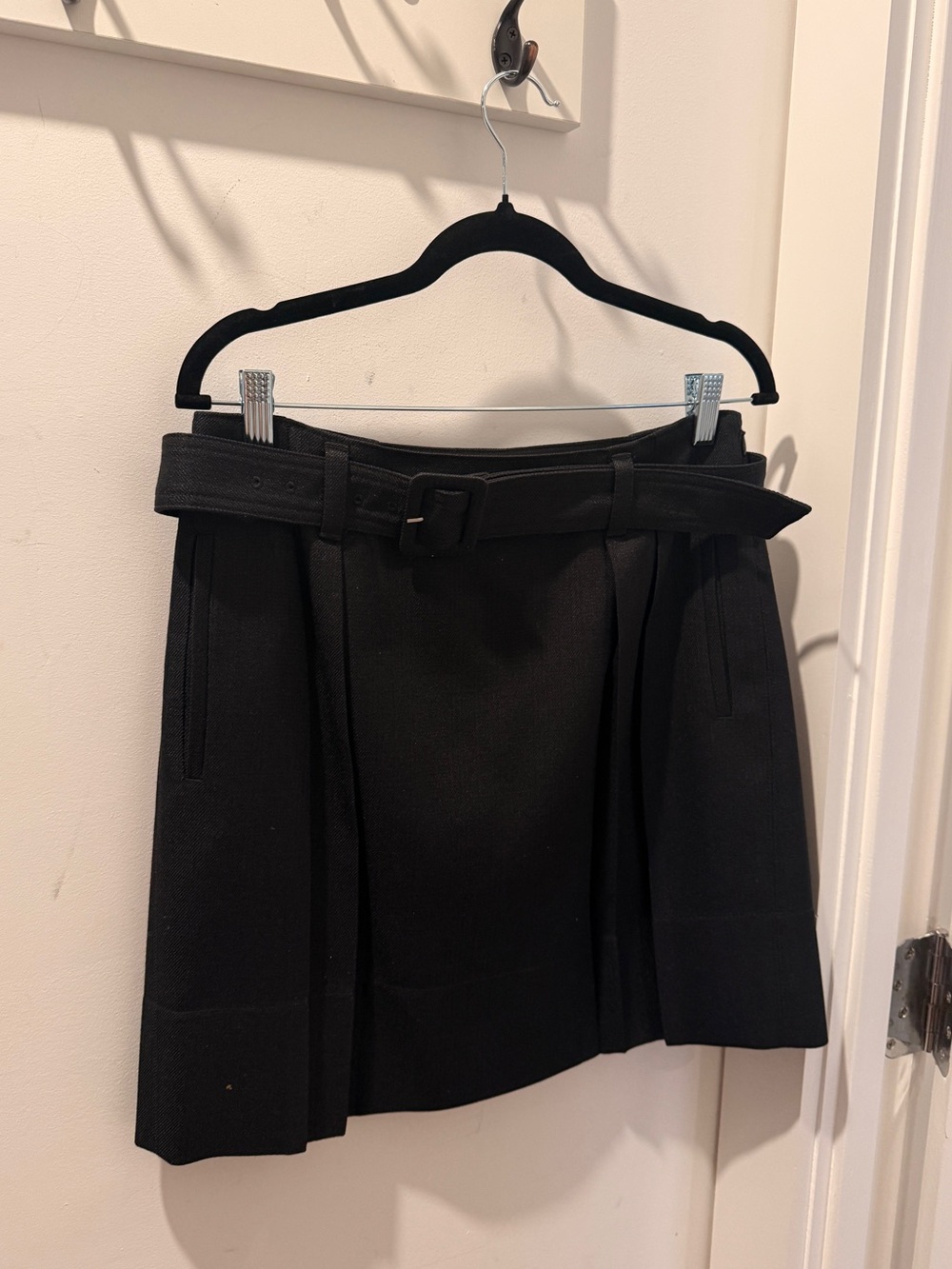 Club Monaco Pleated Belted Skirt - 6